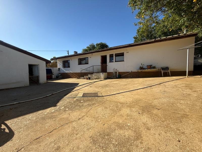 4 Bedroom Property for Sale in Bergzicht Western Cape